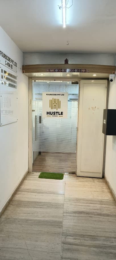 HUSTLE COWORKING