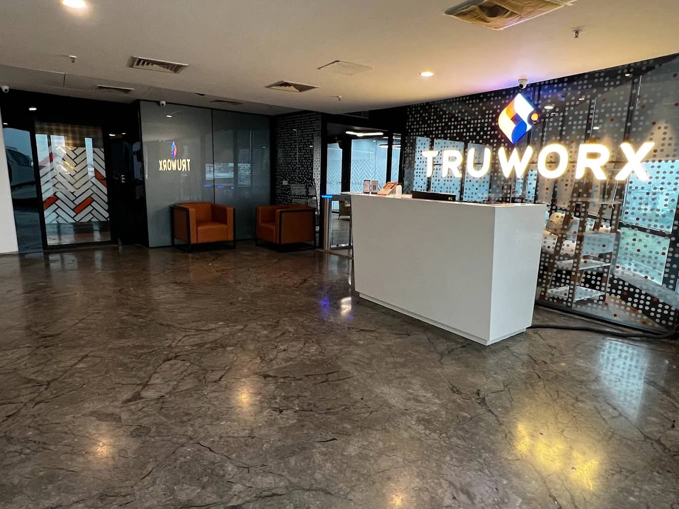 Truworx - Platina Tower