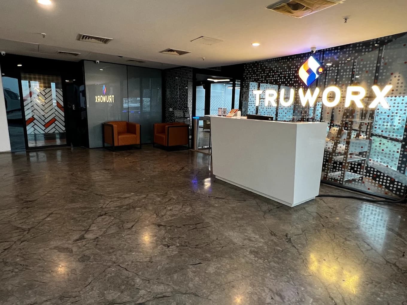 Truworx - Platina Tower