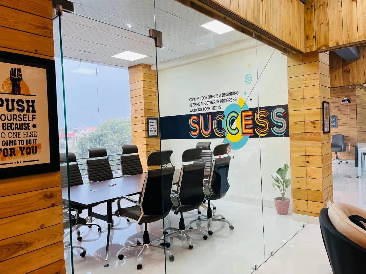iWORKK COWORKING