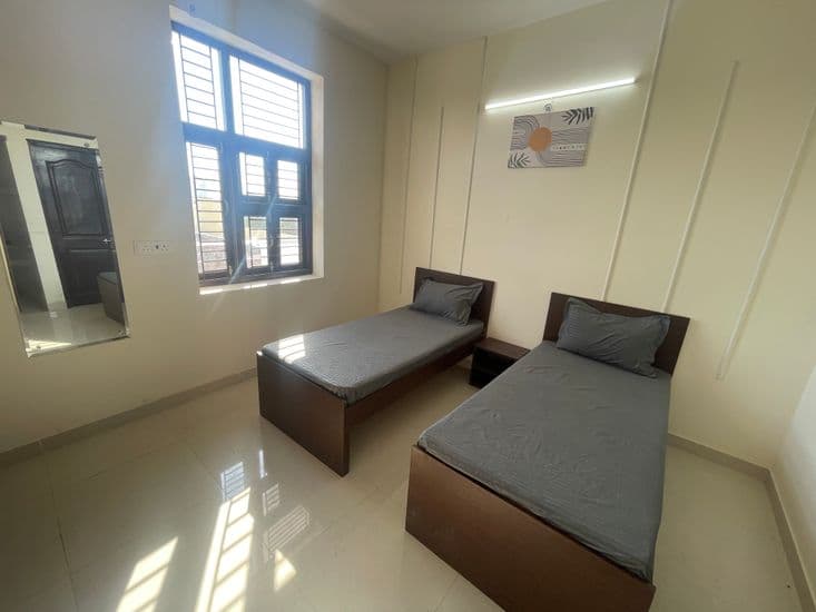 Housr Sector 62 Noida