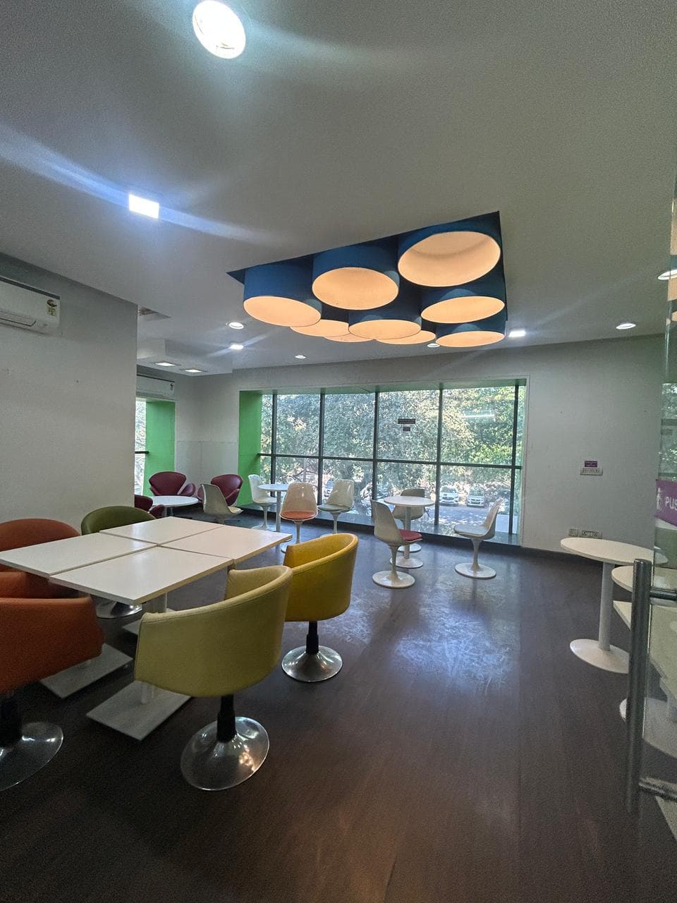 Ready to move office space on rent in South Delhi, Delhi